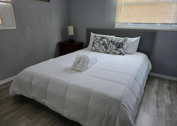 Cozy Haven In Hampton Roads Near Beaches, Military Bases & Historic Sites