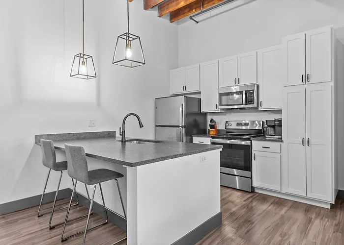 Brick & Bed Riverfront Lofts, Pc 102