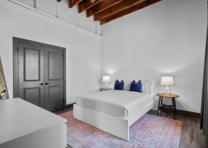 Brick & Bed Riverfront Lofts, Pc 102