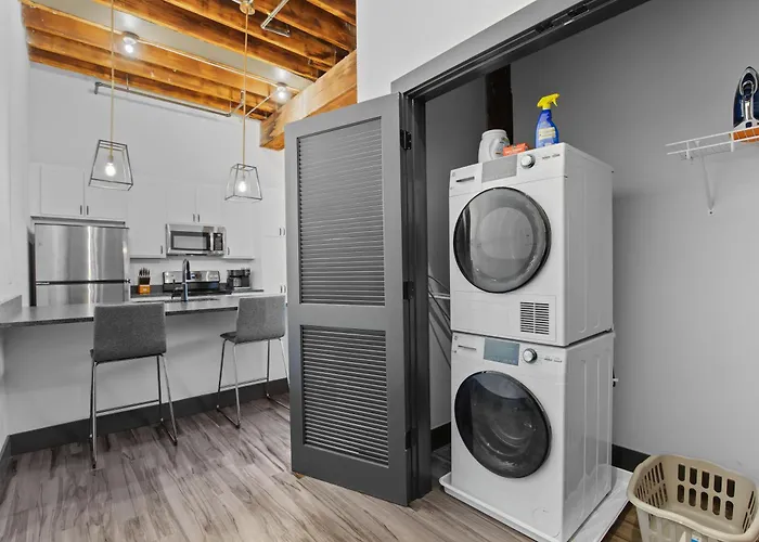 Brick & Bed Riverfront Lofts, Pc 102