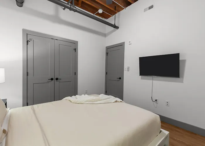 Brick & Bed Riverfront Lofts, G 306