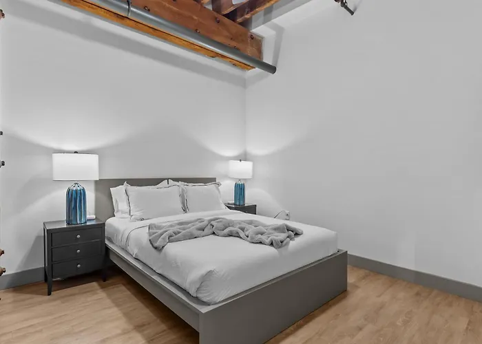 Brick & Bed Riverfront Lofts, G 305