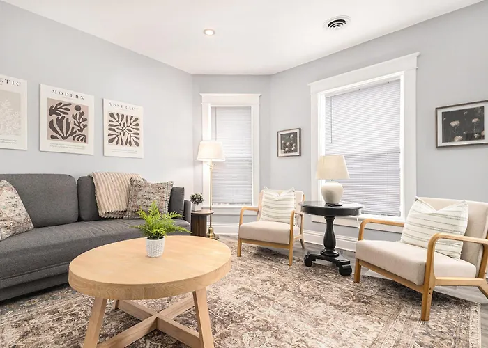 Remodeled Washer Dryer Mins To Beach & Downtown