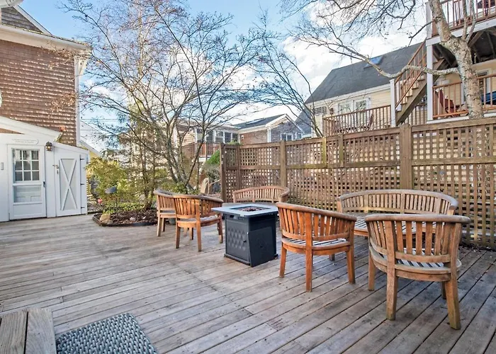 Renovated, Modern Downtown Loft