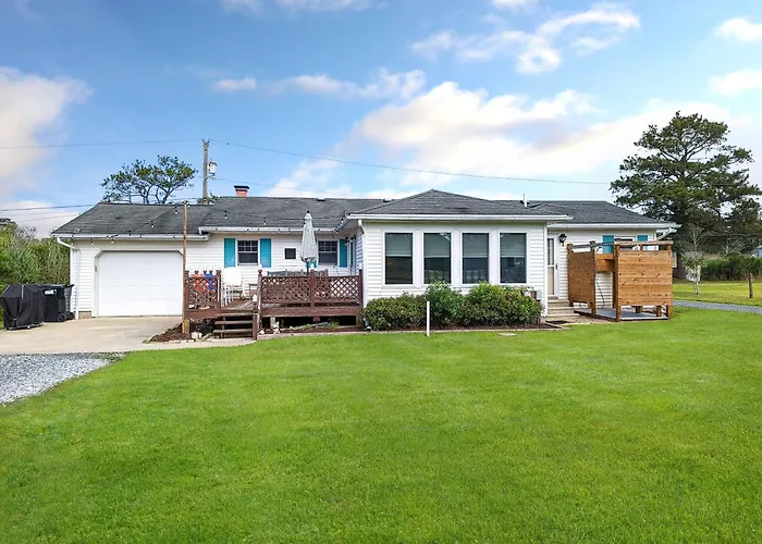 Mermaid Crossing - Pet Friendly, Waterfront With Dock!