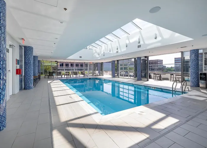 Luxury 2 Bedroom Apt With Gym