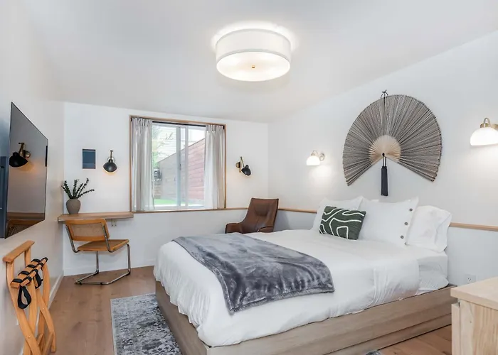 Luxury Guest Suite With Private Bath