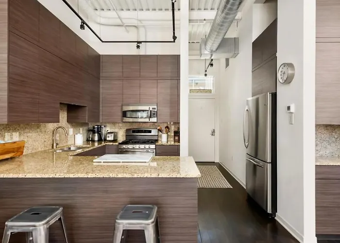 Luxurious Willits Loft Getaway