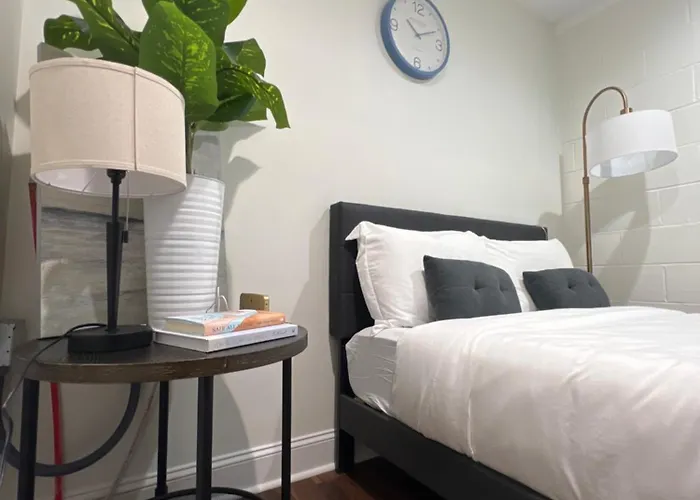 1Br Fully Handicap Accessible Near Downtown