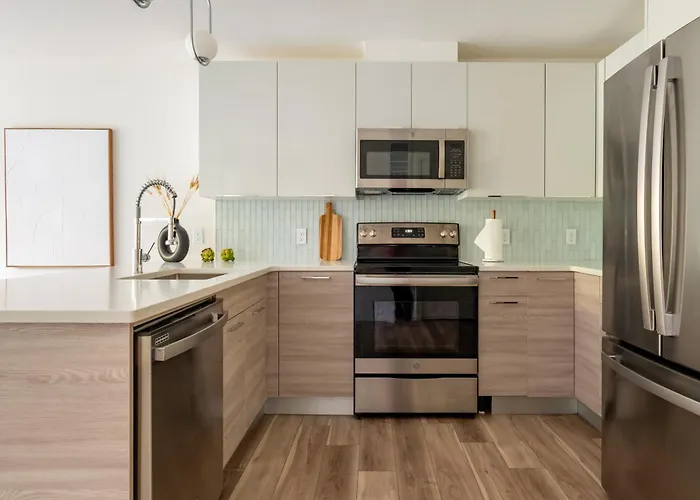 Modern 2 Bedroom Apartment In Quincy