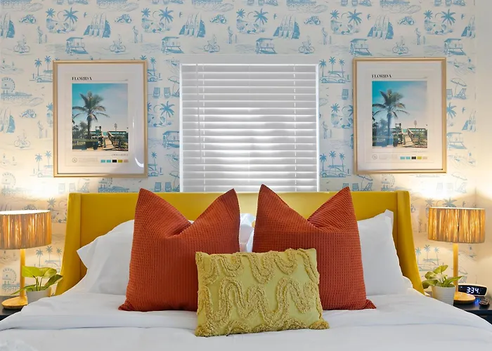 5 Min Beaches~Mini Golf~Pool Table~Pets~King Bed +