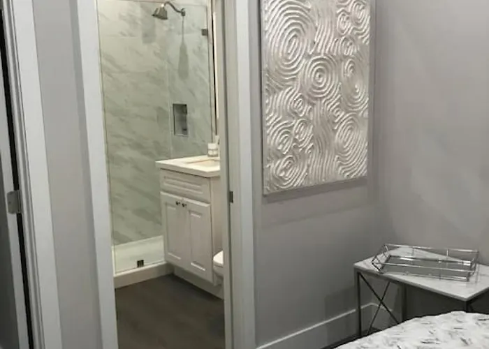 4048 Stylish Condo In Hillcrest Mission Hills