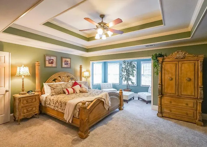 Luxury 6-Bedroom In All Lakes, Acworth, Ga