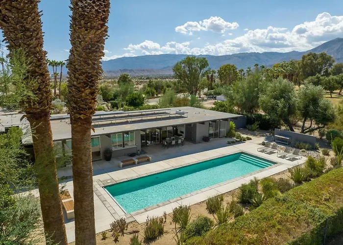 The Milky Way Modern Desert Retreat