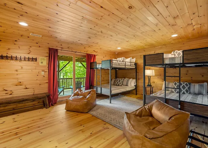 Eagle Nest Lodge Hot Tubs & Mountain Views