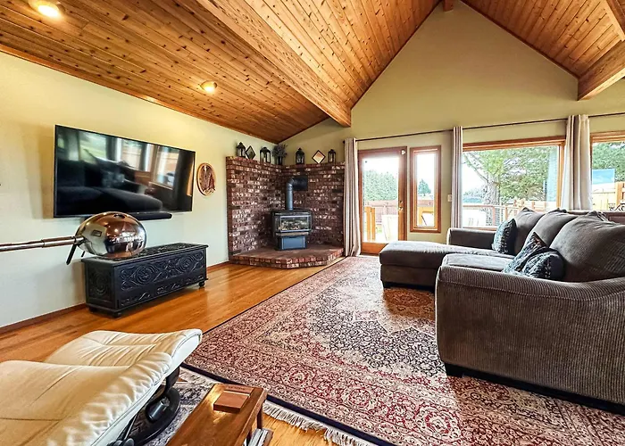 Olympic Oasis Tranquil Retreat Near Dungeness Wildlife Refuge Hot Tub