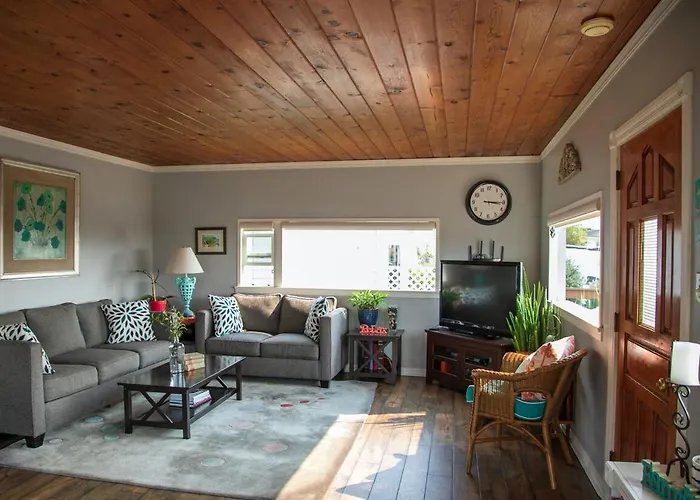Views Of Ocean And Iconic Morro Rock, Beach Cottage