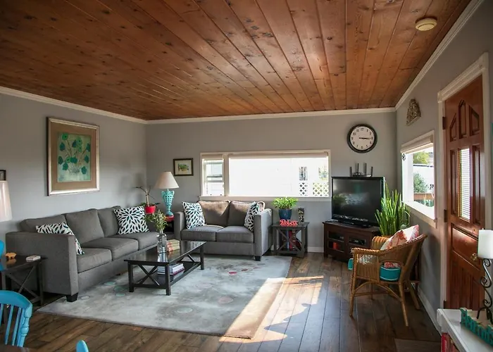 Views Of Ocean And Iconic Morro Rock, Beach Cottage