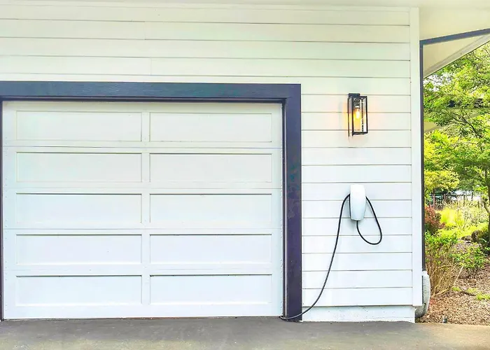 Luxe Villa Estate, Sonoma, Private Creek, Hot Tub, Pool, Bocce