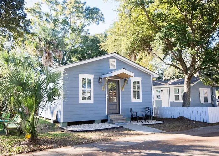 Seahorse Studio - A Downtown Retreat
