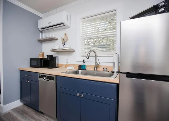 Seahorse Studio - A Downtown Retreat
