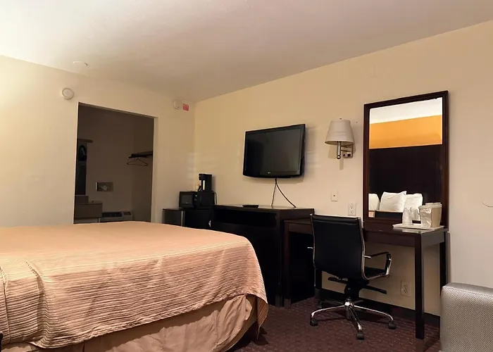Hollister Inn