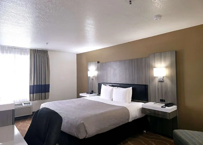 Quality Inn & Suites Longview Kelso