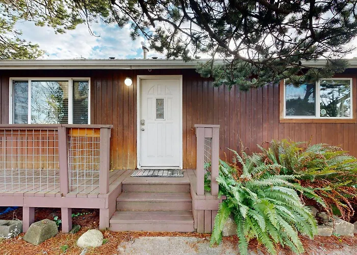 2 Bed 1 Bath Vacation Home In Seaside