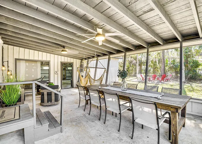 Charming Canalfront Retreat W/ Double Boat Slip!