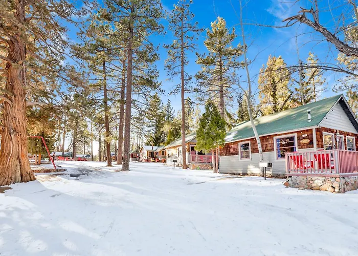 Shore Acres Lakefront Group Lodge By Big Bear Vacations
