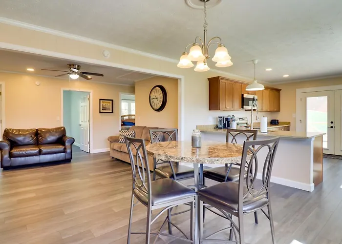 Modern Retreat Near Smoky Mtns & Asheville!