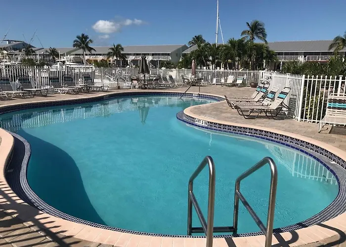 Villa Valbuena Gem Key Largo 2 Kings Marina Pickleball Tennis 3 Pools Remodeled 2025
