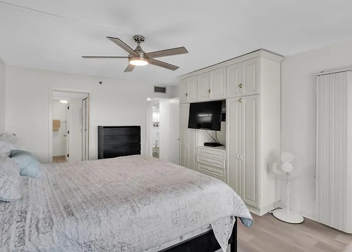Freshly Renovated Gulf Front Condo With Hot Tub & Sunset Views