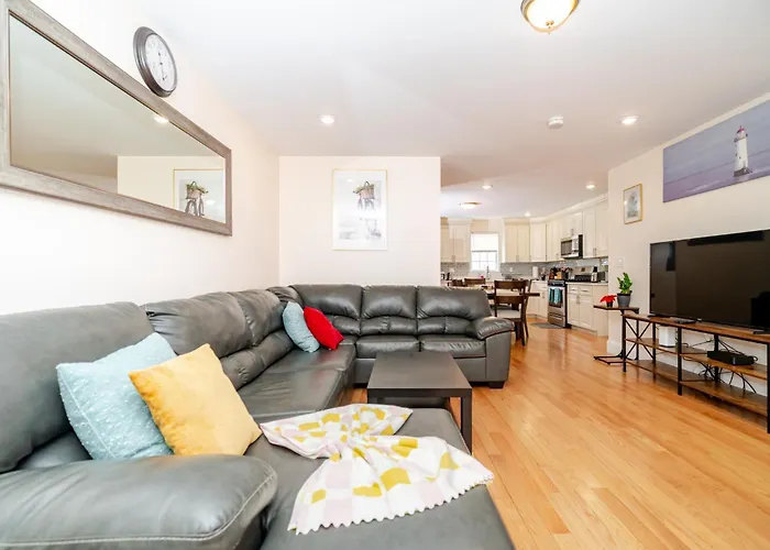 Bright 3Br Quincy Townhouse W Laundry, Bathtub & Near Red Line 41