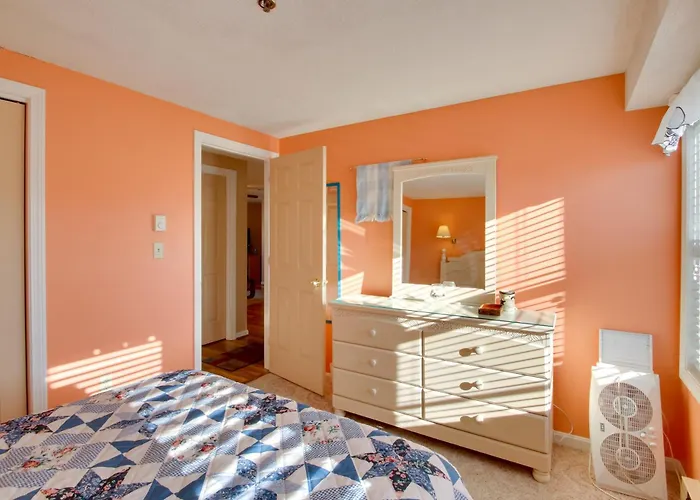 Beachfront Old Orchard Beach Condo W/ Balcony