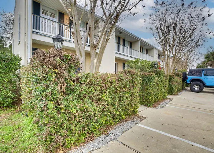 Old Town Bay St Louis Townhome: Walk To Beach
