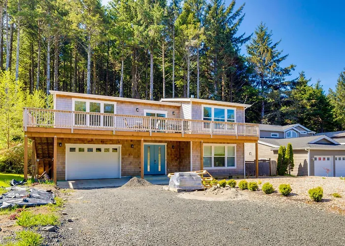 Modern Arch Cape Home: Ocean View, Steps To Beach!