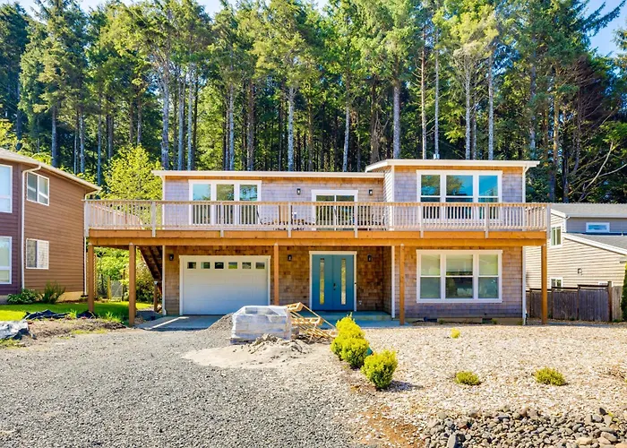 Modern Arch Cape Home: Ocean View, Steps To Beach!