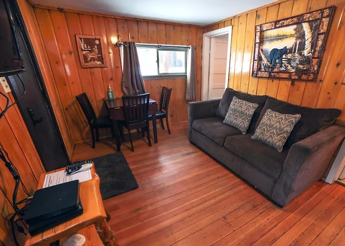 Triple R Cottages- 3 Cabin