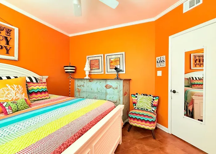 Riverfront Condo Downtown Newbraunfels