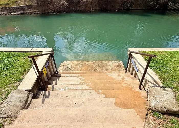Riverfront Condo Downtown Newbraunfels