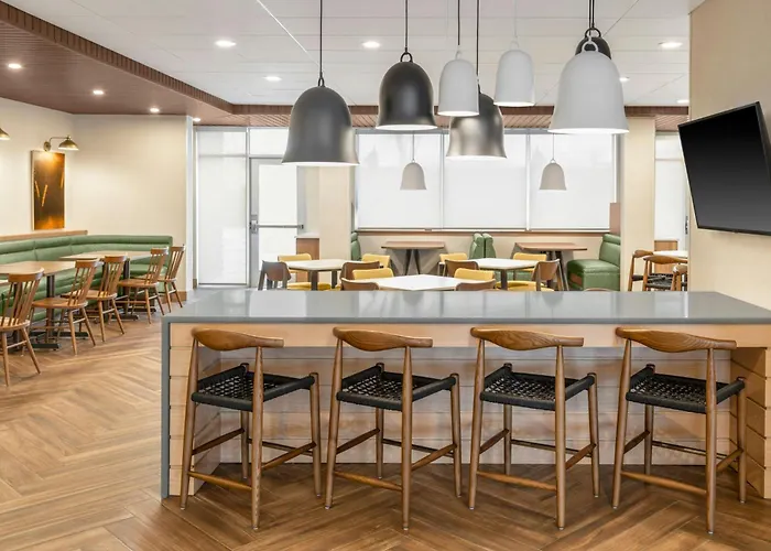 Fairfield By Marriott Inn & Suites Detroit Taylor