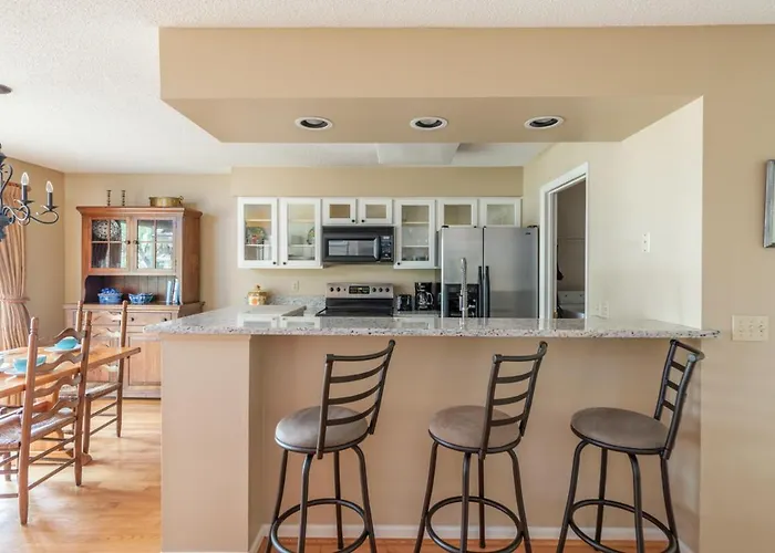 Quiet Dataw Island Villa With Water Views