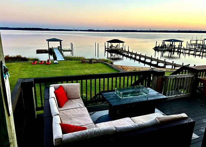 Relax,Fish,Grill,Chill! Pup,Kid Friendly Riverfront Paradise! Amenities,Gameroom