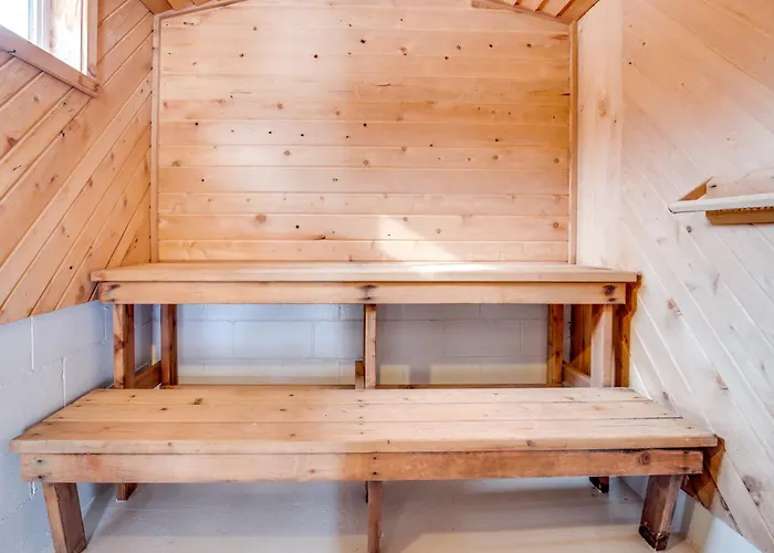 1 Mi To Lake Superior: Cottage W/ Sauna & Rec Room