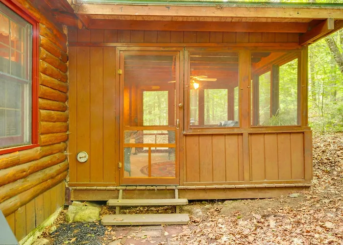 Lake & Beach Access At Lake Luzerne Cabin!