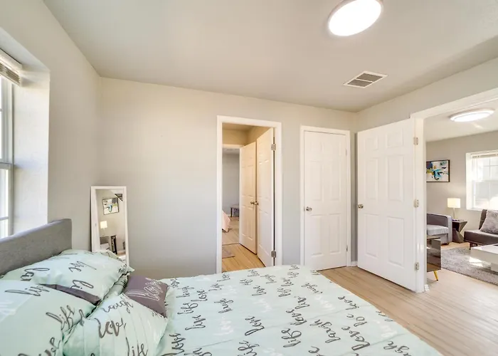 Convenient Tulsa Home - 2 Mi To Downtown!