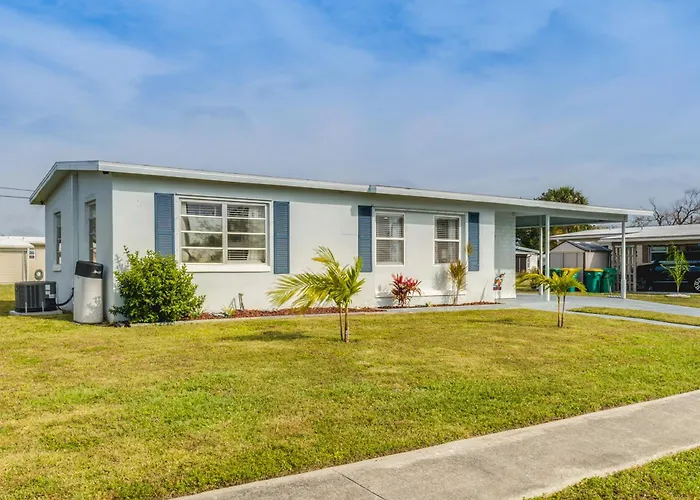 4 Mi To Beach: Charming Port Charlotte Home!