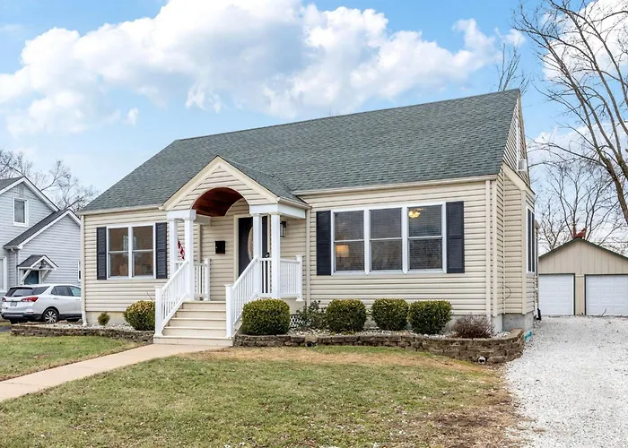 Dog-Friendly 5-Br Home For Groups