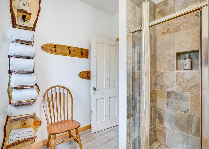 Lovely Rural Hixton Farmhouse W/ Porch & Fire Pit!